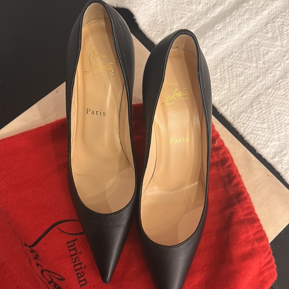 Classic black red bottoms for any occasion - Picture 2 of 4